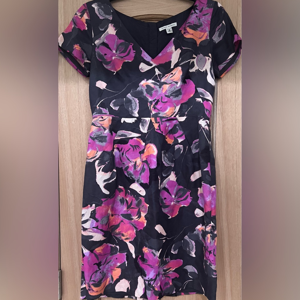 Banana Republic Charcoal Gray Floral Print V Neck Short Sleeve Dress Size 6p